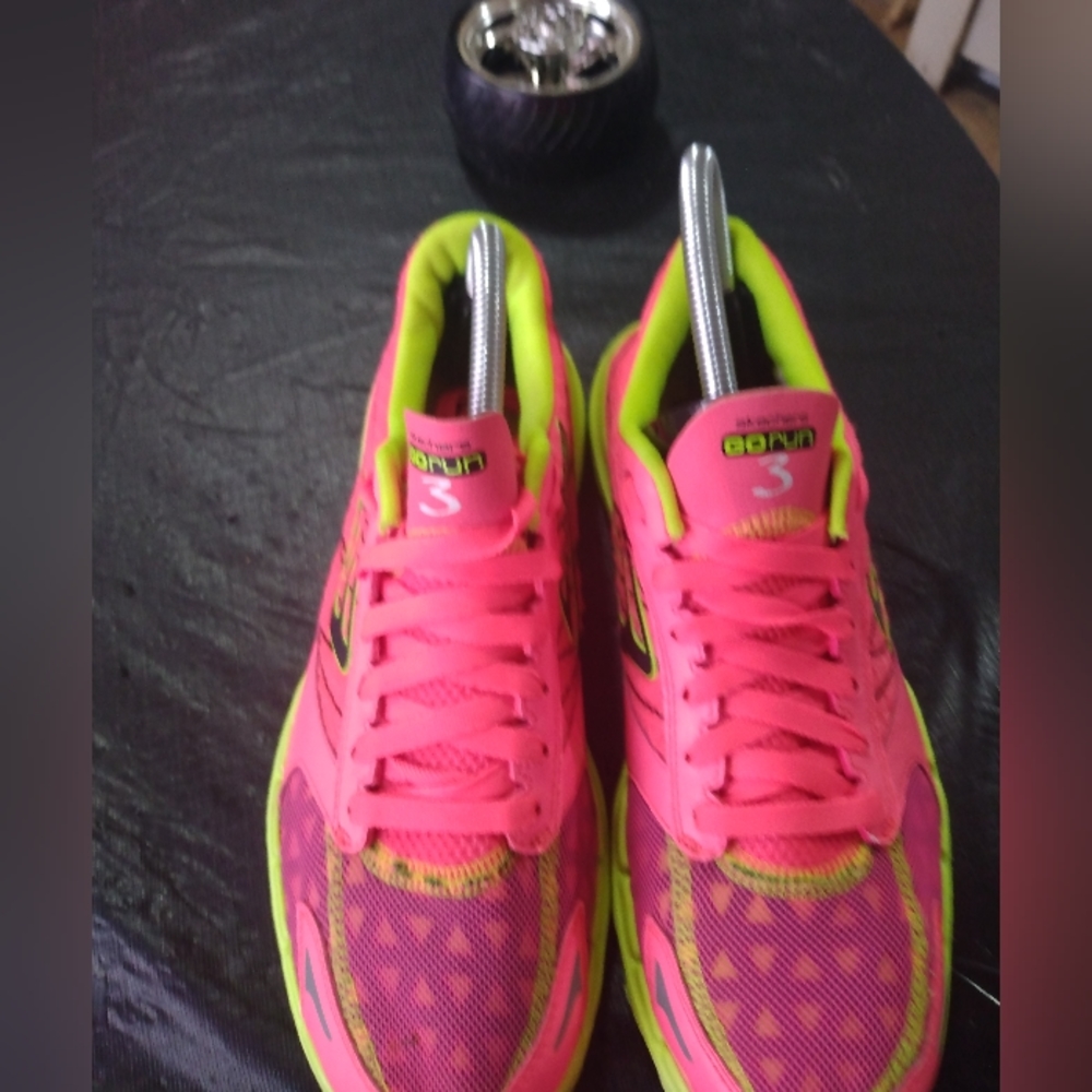 Skechers go run